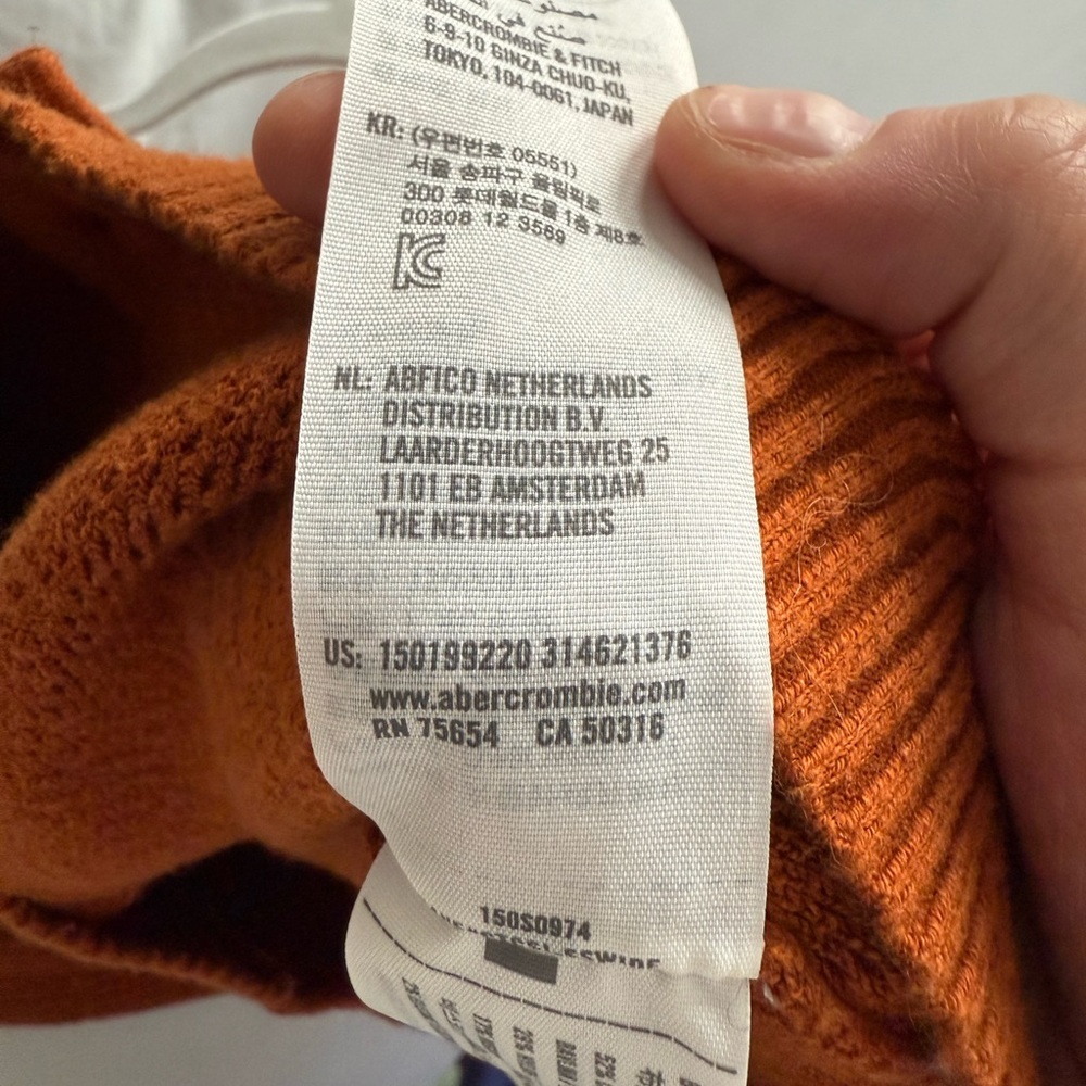 Abercrombie & Fitch Women’s Orange Button-Through Slim Sweetheart Sweater - Picture 9 of 11